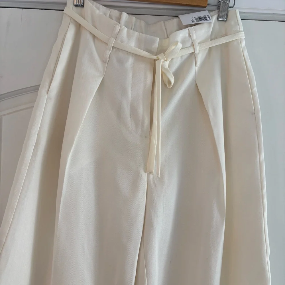 New with Tags! Nine West Tie Waist Wide Leg Crop Pants Cream Daisy Dew. Size 4 - Picture 4 of 12
